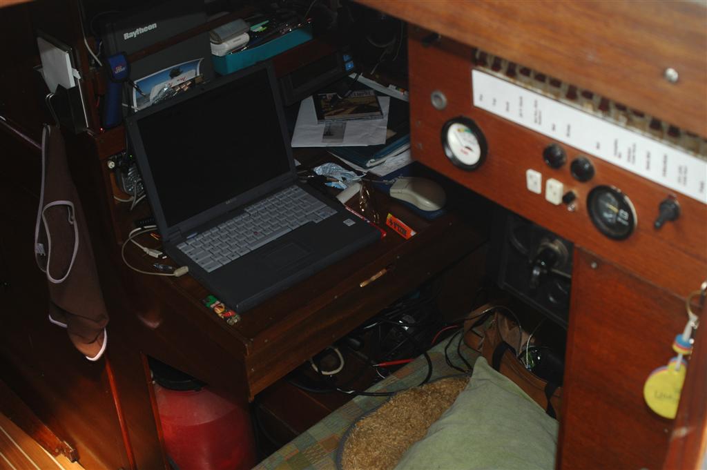 Navigationsplatz vom Cockpit aus gesehen